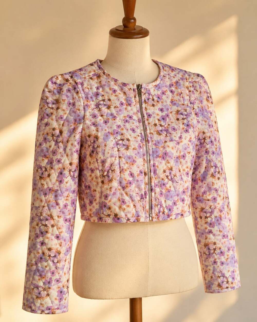 ASTR The Label Brea Quilted Floral Crop Jacket Linen Blend Cottagecore Lilac M